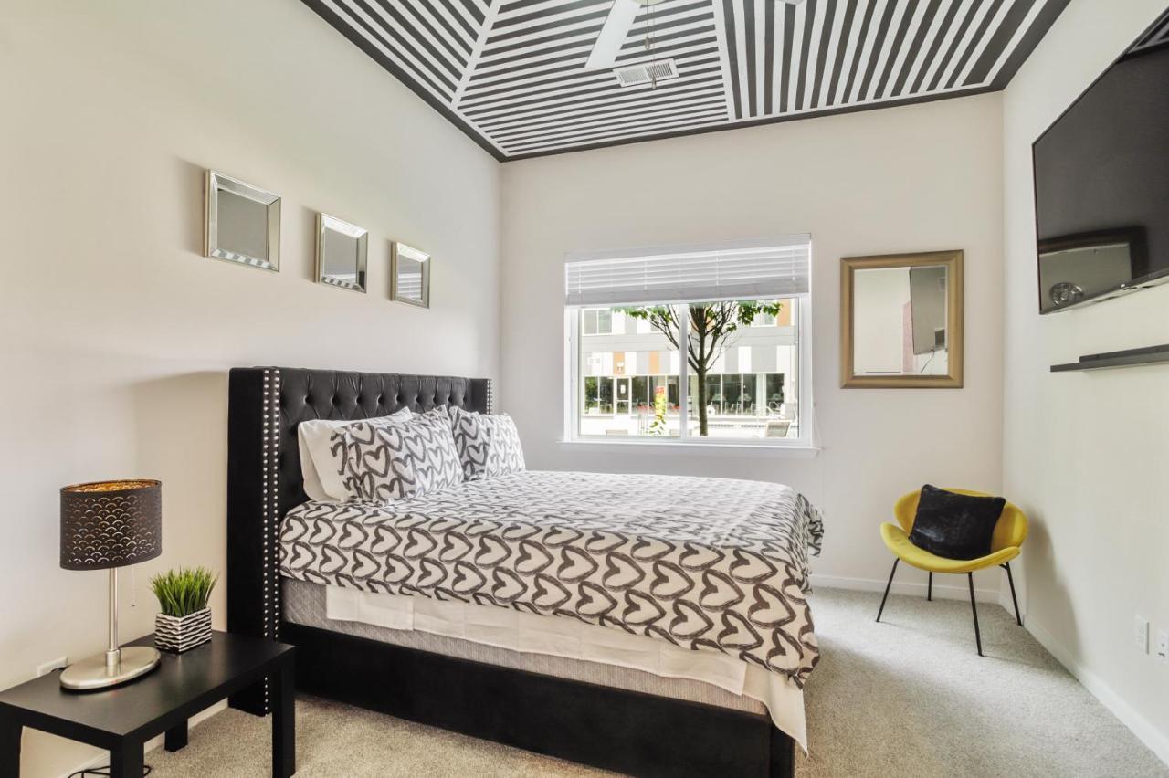 Lux House Of Champagne 2br 2ba Free Parking & Wifi Apartment