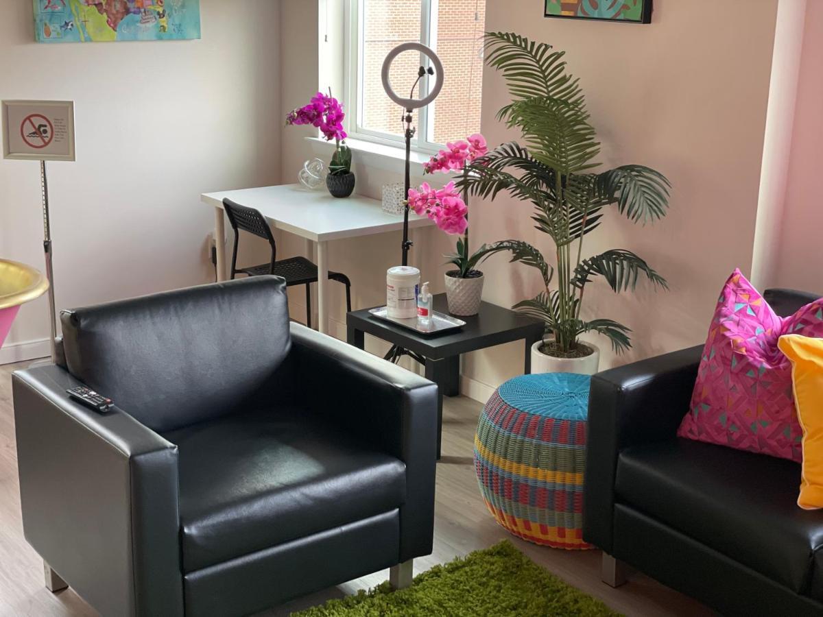 Lux House Of Champagne 2br 2ba Free Parking & Wifi Apartment