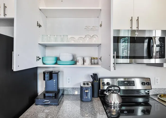 Lux House Of Champagne 2Br 2Ba Free Parking & Wifi